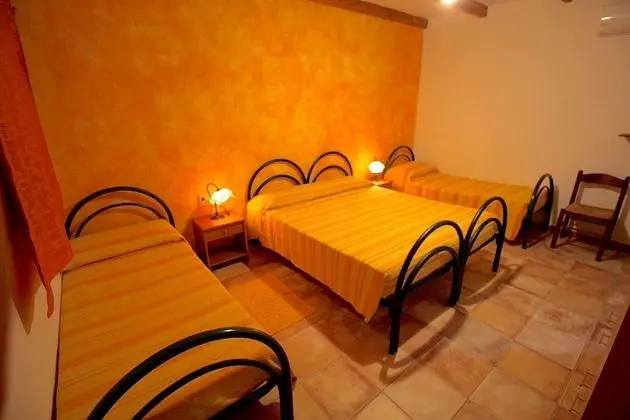 Dört Kişilik Oda, Bahçe Manzaralı