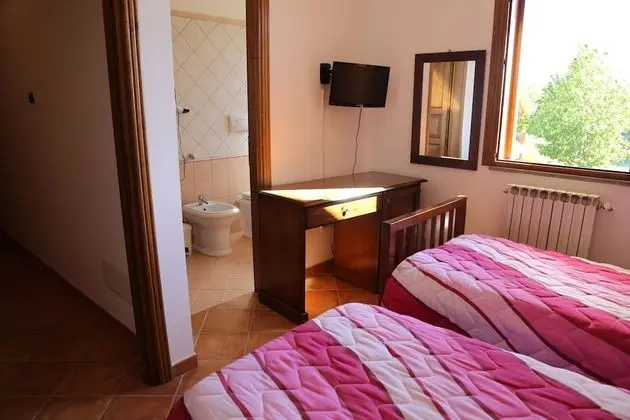 Tek Büyük Yataklı Oda, 2 Tek Kişilik Yatak, Dağ Manzaralı