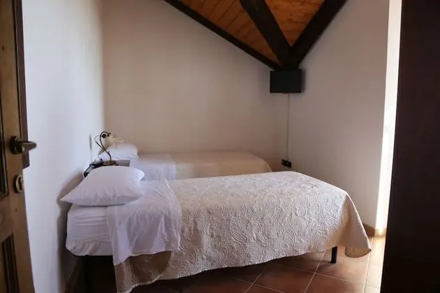 Tek Büyük Yataklı Oda, 2 Tek Kişilik Yatak, Dağ Manzaralı