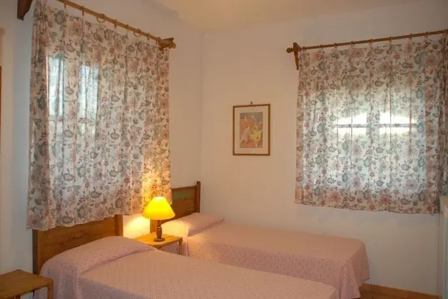 Standard Apart Daire, 2 Yatak Odası, Şömine, Bahçeli