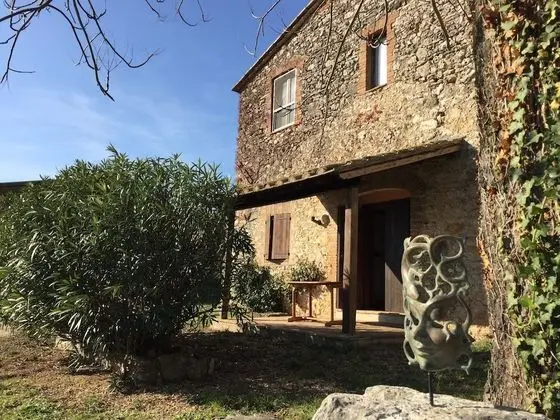 Standard Apart Daire, 2 Yatak Odası, Şömine, Bahçeli