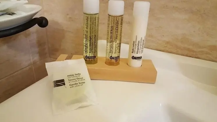 Standard Tek Büyük Yataklı Oda, Balkon, Bahçe Manzaralı (2)