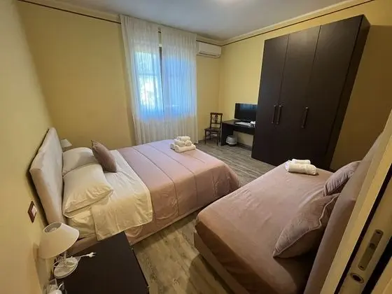 Comfort Üç Kişilik Oda, 1 Büyük (Queen) Boy Yatak ve Çekyat, Sigara İçilmez, Özel Banyo