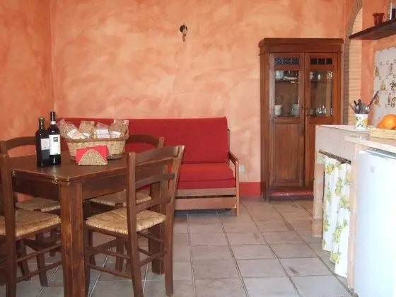 Apart Daire, 1 Yatak Odası, Küçük Mutfak, Zemin Kat