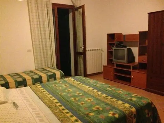 Üç Kişilik Oda