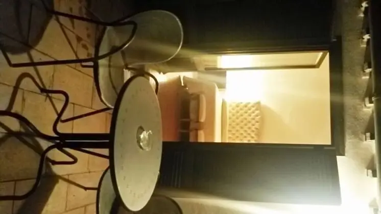 Büyük Yataklı Tek Kişilik Oda
