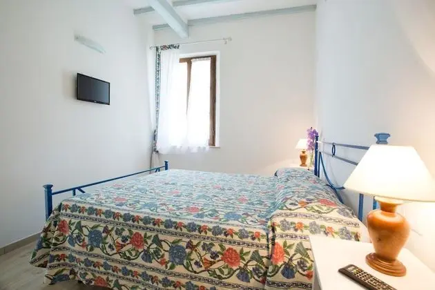 Büyük Yataklı Tek Kişilik Oda