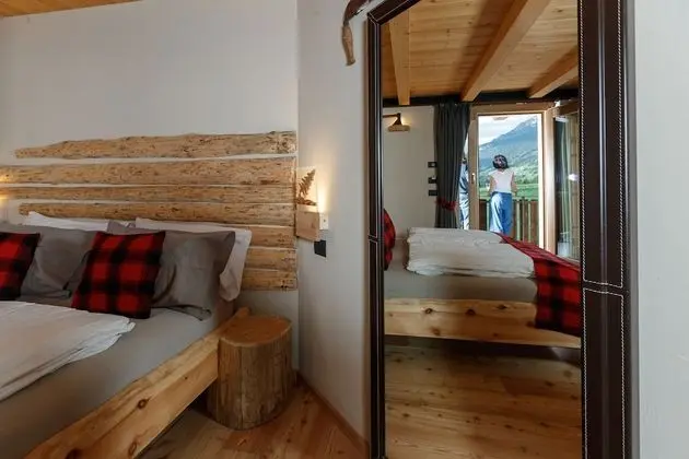 Design Tek Büyük Yataklı Oda, Dağ Manzaralı