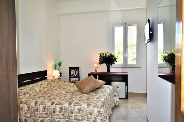Traditional Tek Büyük Yataklı Oda
