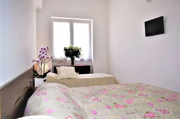 Traditional Üç Kişilik Oda