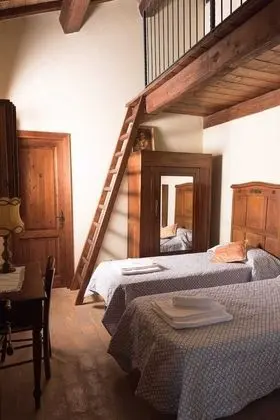 Deluxe Üç Kişilik Oda (1)