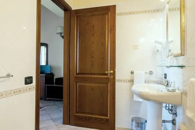 Üç Kişilik Oda