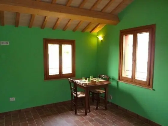 Traditional Stüdyo, Tepe Manzaralı (Verde)