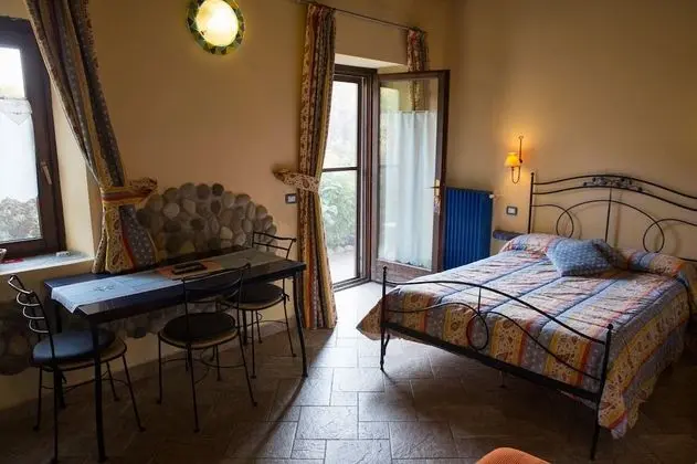 Stüdyo (La Stanza del Camino)