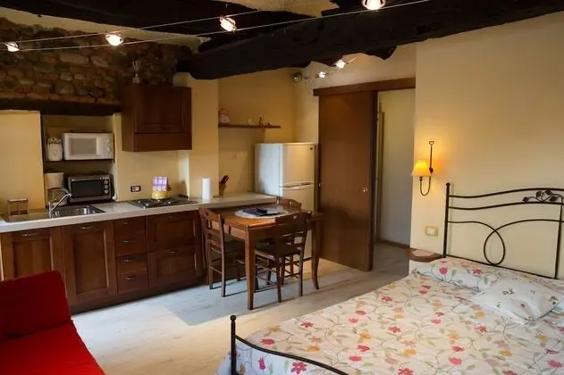 Stüdyo (La Taverna)