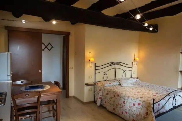 Stüdyo (La Taverna)