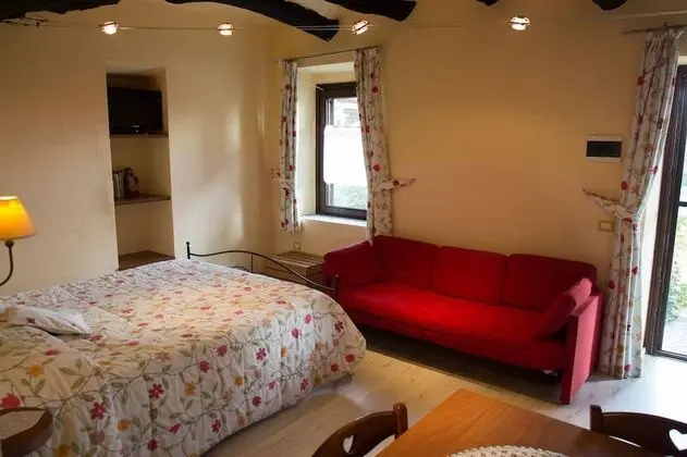 Stüdyo (La Taverna)