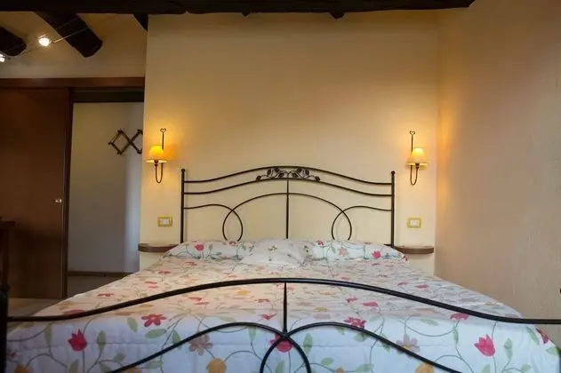 Stüdyo (La Taverna)