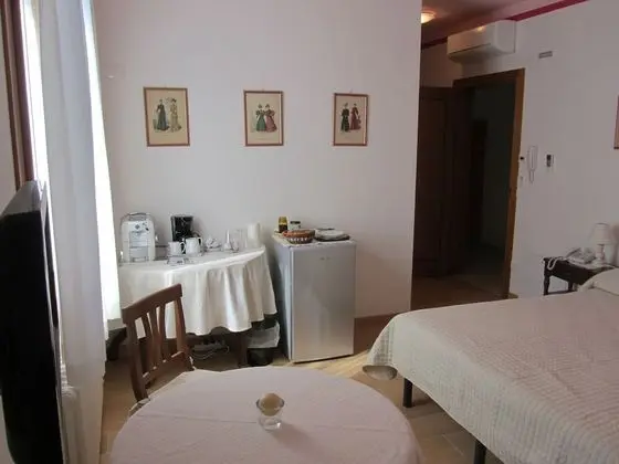 Tek Büyük veya İki Ayrı Yataklı Oda, Bahçe Manzaralı (Ortensia)