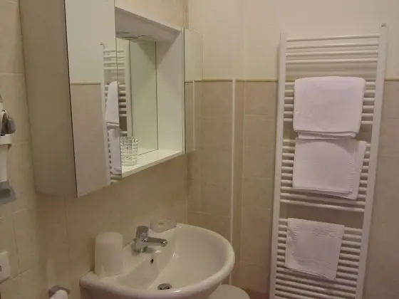 Tek Büyük veya İki Ayrı Yataklı Oda, Bahçe Manzaralı (Ortensia)