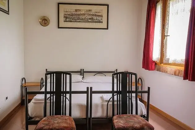 Classic Tek Büyük Yataklı Oda