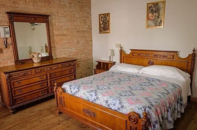 Classic Tek Büyük Yataklı Oda