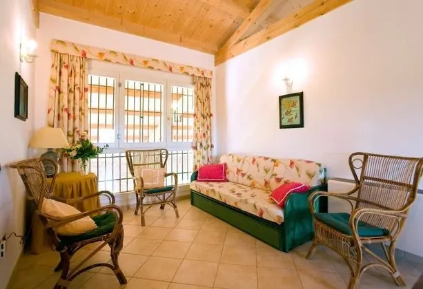 Apart Daire, 2 Yatak Odası, 2 Banyolu, Bahçe Manzaralı (Airone)