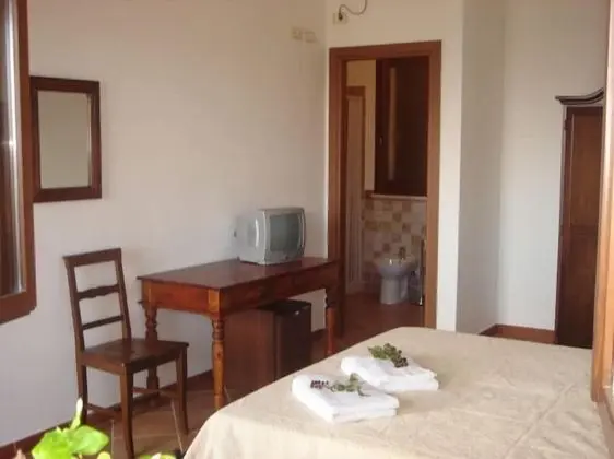 Comfort Tek Büyük veya İki Ayrı Yataklı Oda