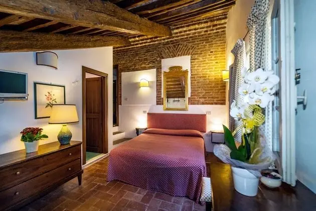 Comfort Tek Büyük veya İki Ayrı Yataklı Oda