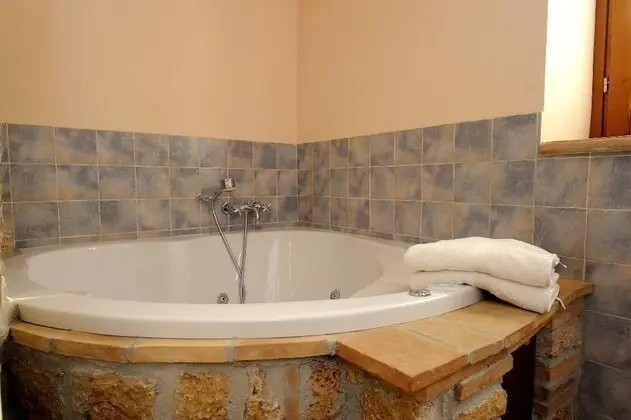 Junior Süit, Jakuzi