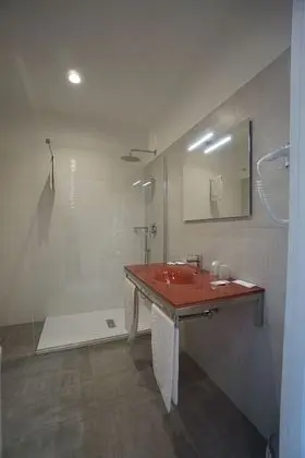 Deluxe Tek Büyük Yataklı Oda, 1 Büyük (Queen) Boy Yatak (Accesible with shower)