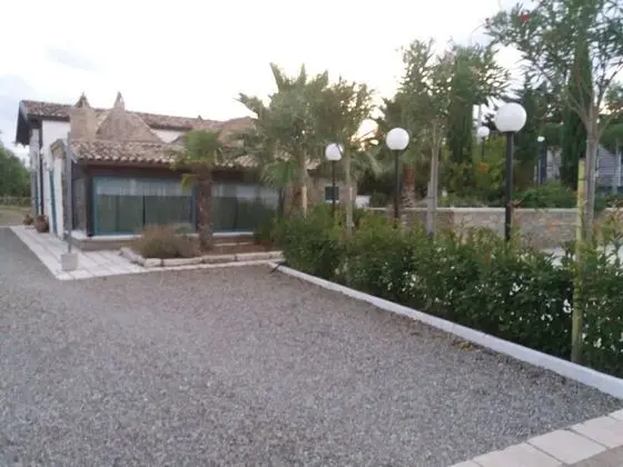 Deluxe Dört Kişilik Oda (Trullo d'Oro)
