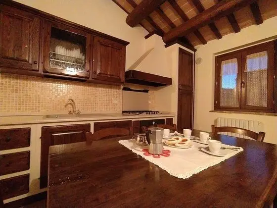 Apart Daire, 2 Yatak Odası, Şömine, Avlu Manzaralı (Regina)