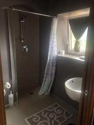 Deluxe Tek Büyük Yataklı Oda, Engellilere Uygun