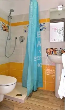 Deluxe Tek Büyük Yataklı Oda, 1 Yatak Odası, Balkon, Okyanusa Sıfır