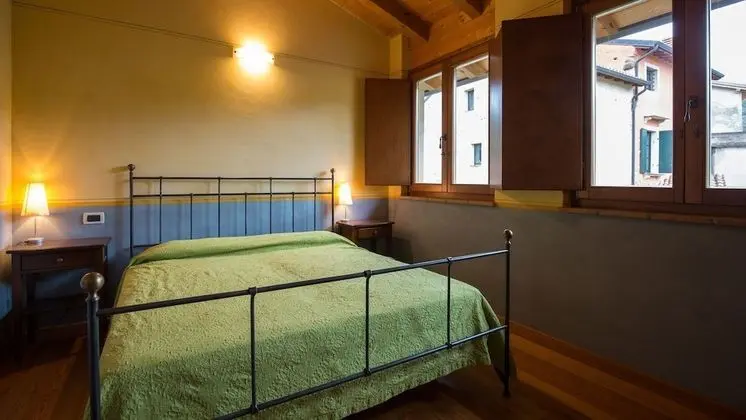 Comfort Tek Büyük Yataklı Oda, Özel Banyo, Bahçe Manzaralı