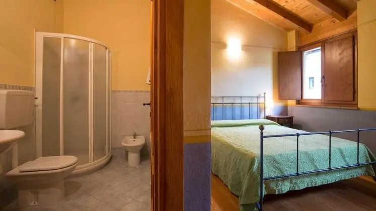 Comfort Tek Büyük Yataklı Oda, Özel Banyo, Bahçe Manzaralı