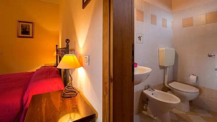 Comfort Tek Büyük Yataklı Oda, Özel Banyo, Bahçe Manzaralı