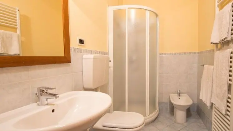 Comfort Tek Büyük Yataklı Oda, Özel Banyo, Bahçe Manzaralı