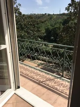 Üç Kişilik Oda, Balkon