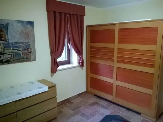 Tek Büyük veya İki Ayrı Yataklı Oda, Ortak Banyo