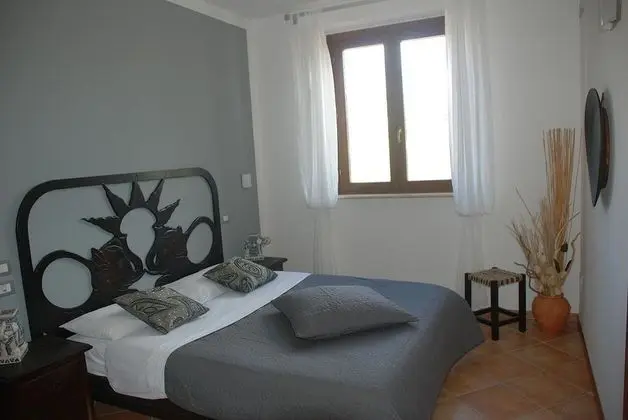 Tek Büyük veya İki Ayrı Yataklı Oda, Bahçe Manzaralı