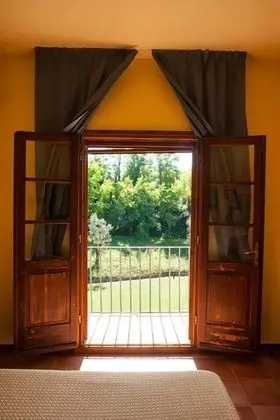 Standard Tek Büyük veya İki Ayrı Yataklı Oda, Bahçe Manzaralı