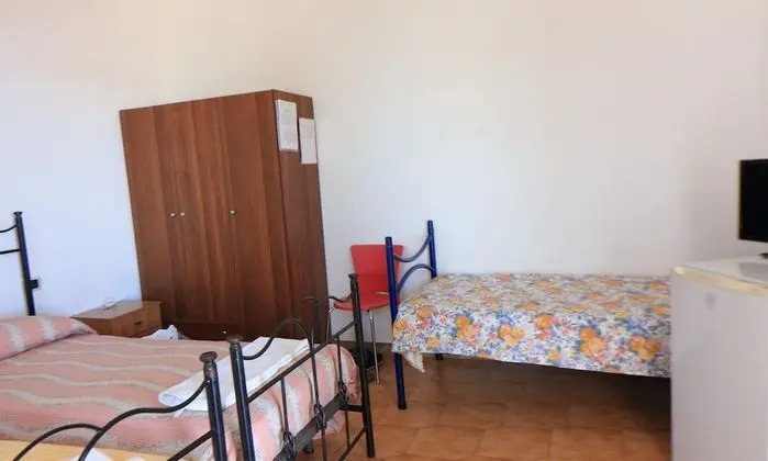 Üç Kişilik Oda