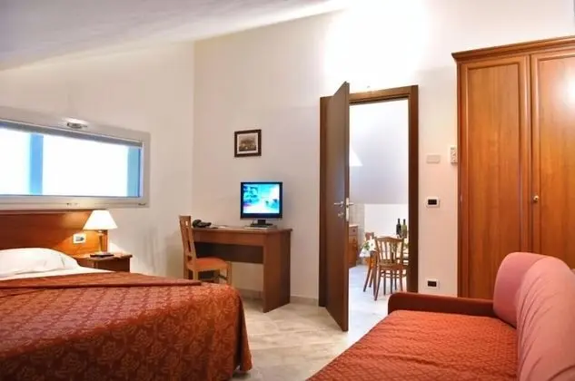 Stüdyo, Bahçe Manzaralı