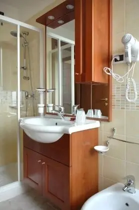 Stüdyo, Bahçe Manzaralı