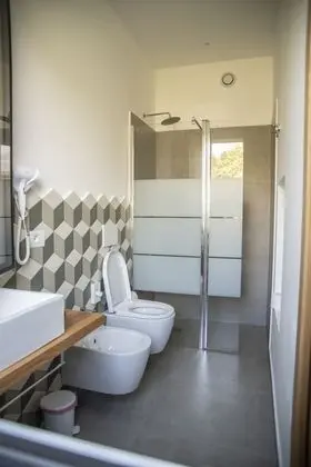 Üç Kişilik Oda, Birden Çok Yatak, Sigara İçilmez