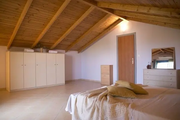 Ev, 4 Yatak Odası (Pomegranate)