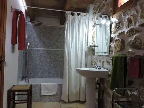 Tek Büyük Yataklı Oda, Banyolu/Duşlu (Es Sostre)