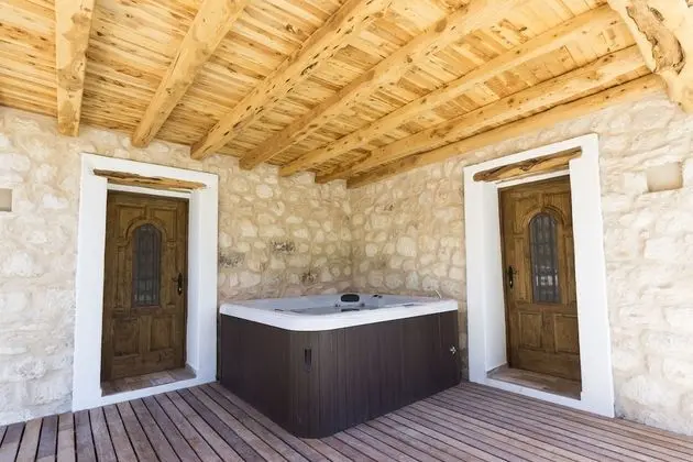 Villa, 2 Yatak Odası, Teras, Bahçeli